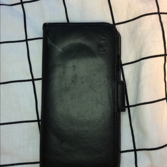 iphone 6s wallet case with magnet close! - Picture 3 of 4